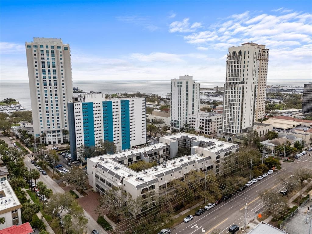 105 4TH AVENUE NE UNIT 405 ST PETERSBURG, FL 33701