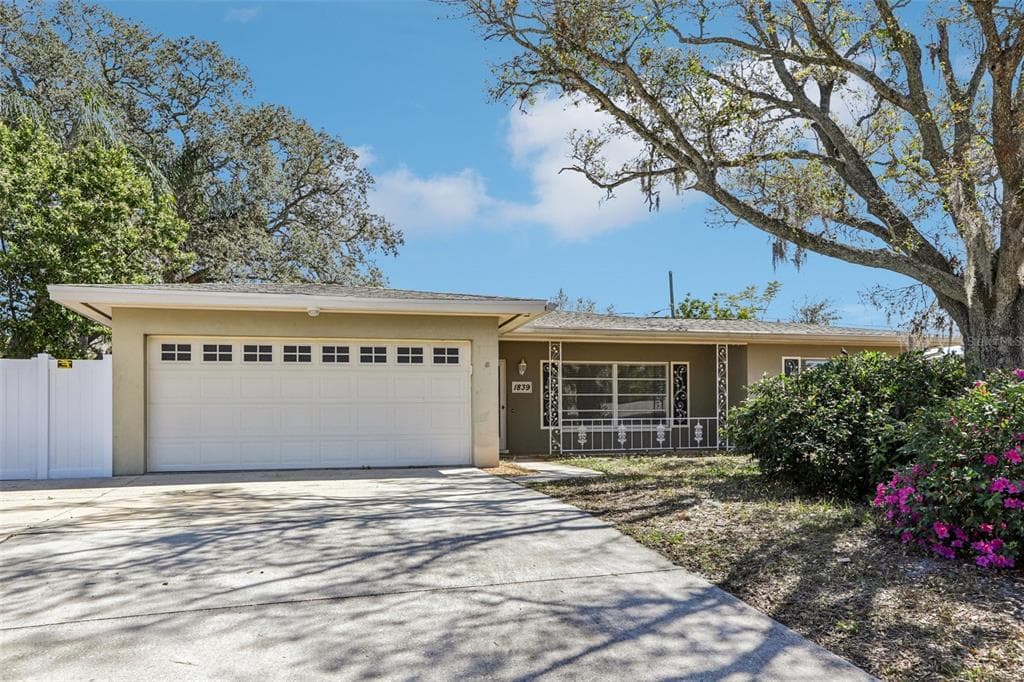 1839 RIDGEWAY DRIVE CLEARWATER, FL 33755