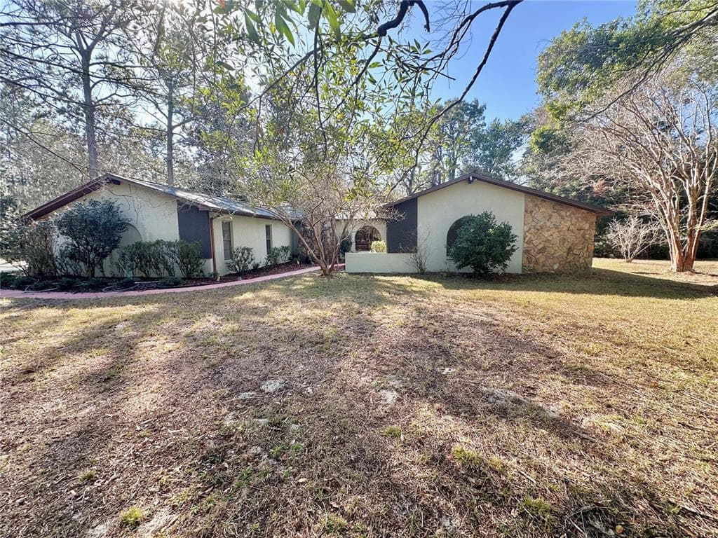 13076 KANAWHA DRIVE WEEKI WACHEE, FL 34614