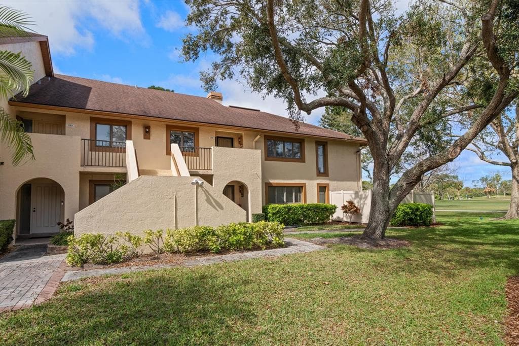 8003 BARDMOOR PLACE UNIT 204 SEMINOLE, FL 33777