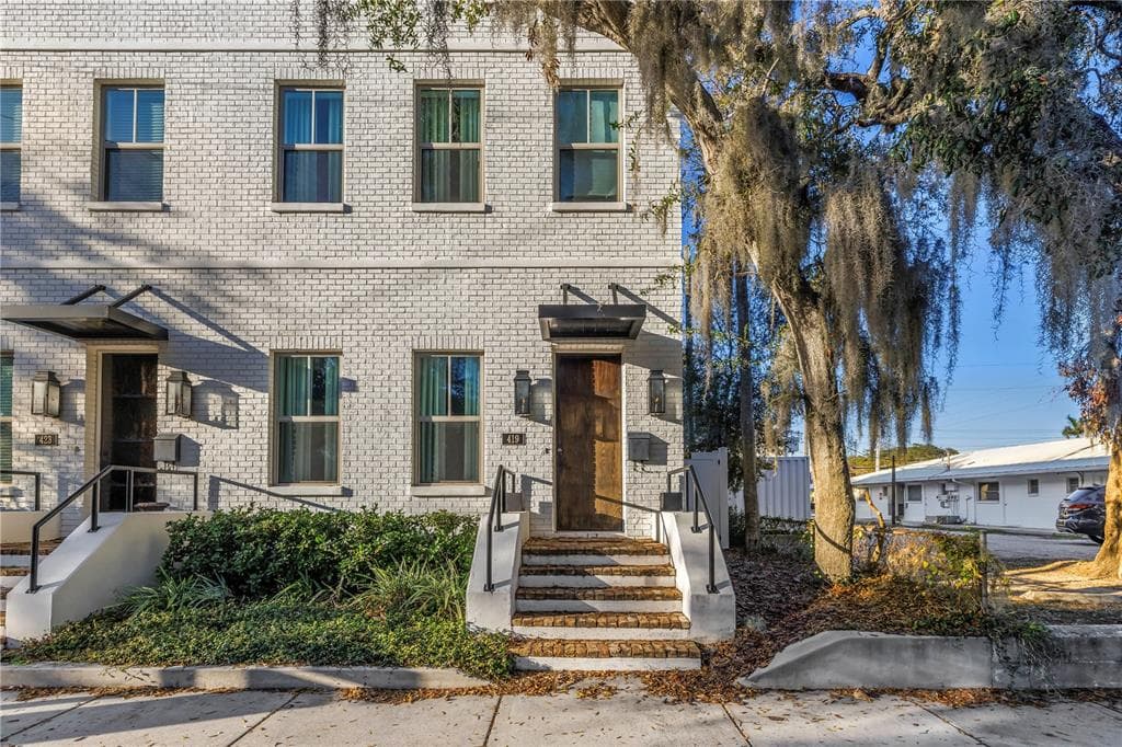 419 21ST AVENUE N ST PETERSBURG, FL 33704