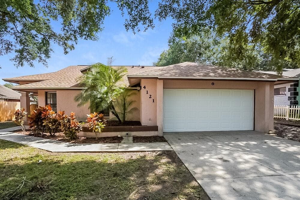 4121 YELLOWWOOD DRIVE VALRICO, FL 33594