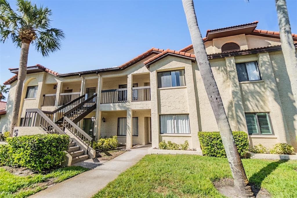 1801 E LAKE ROAD UNIT 5H PALM HARBOR, FL 34685