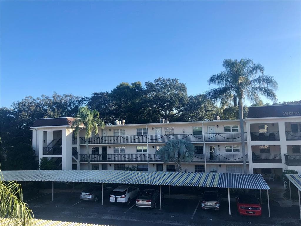 861 MAPLE COURT UNIT 307 DUNEDIN, FL 34698