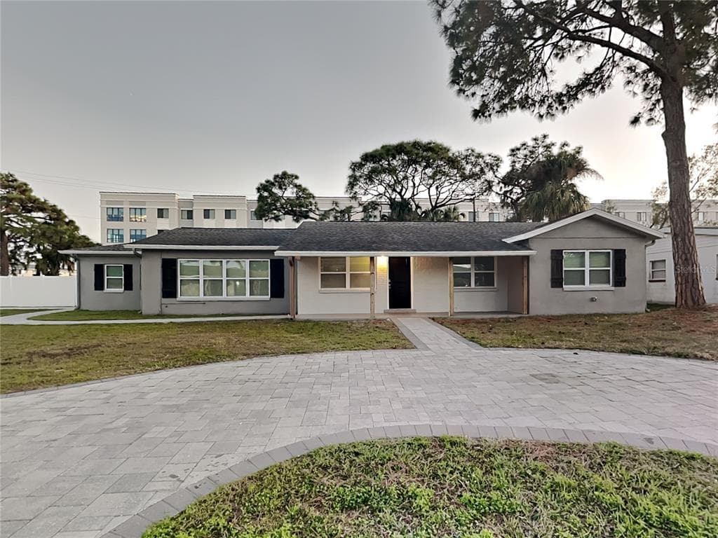 4402 W BAY COURT AVENUE TAMPA, FL 33611