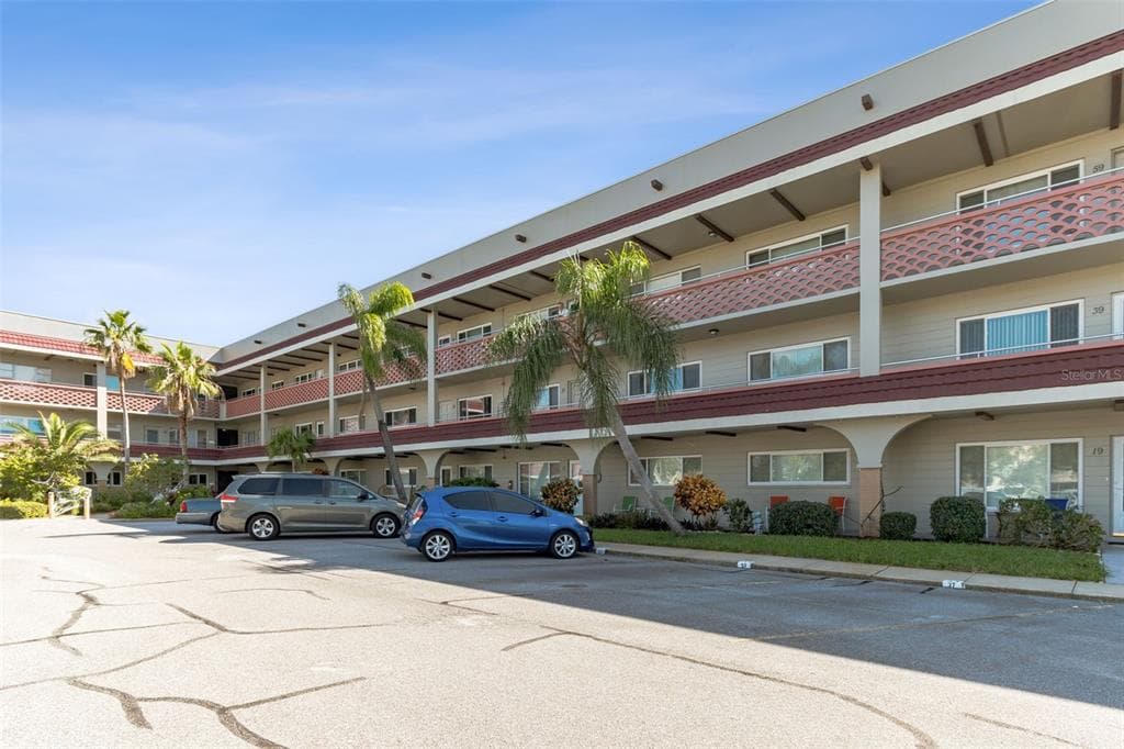 2073 DENMARK STREET UNIT 35 CLEARWATER, FL 33763