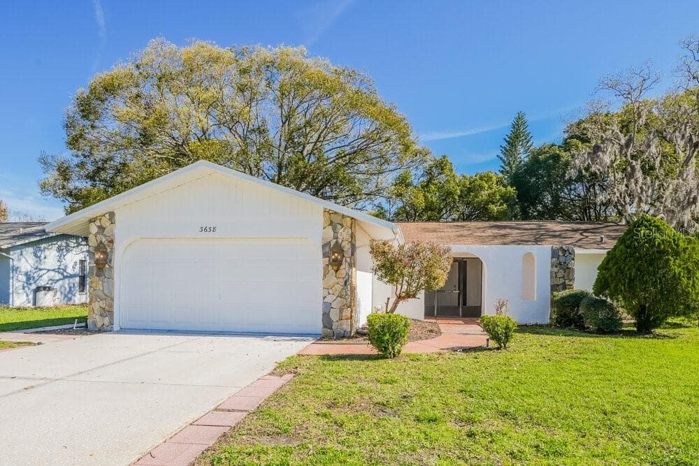 3638 MONTCLAIR DRIVE NEW PORT RICHEY, FL 34655