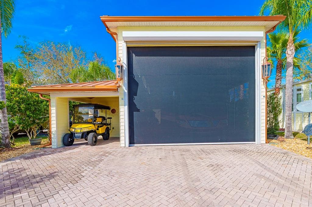 6841 AMANDA VISTA CIRCLE