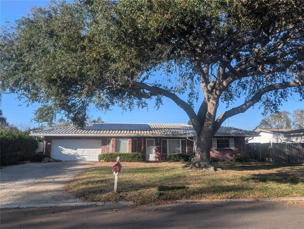 13913 DOMINICA DRIVE SEMINOLE, FL 33776