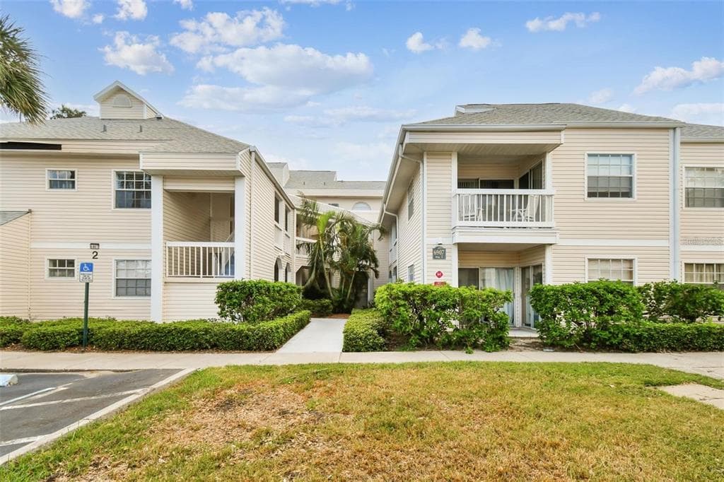 6907 STONESTHROW CIRCLE N UNIT 2102 ST PETERSBURG, FL 33710