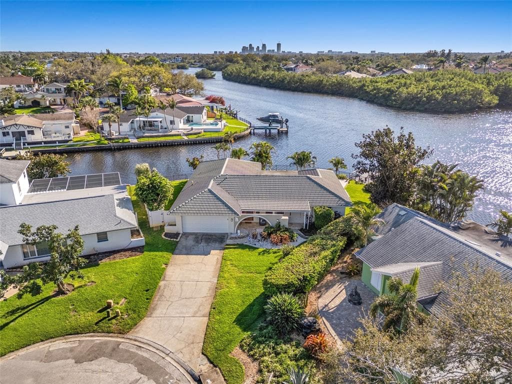 1308 50TH AVENUE NE ST PETERSBURG, FL 33703