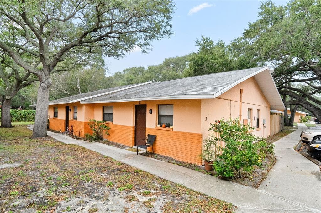 950 BELTREES STREET DUNEDIN, FL 34698