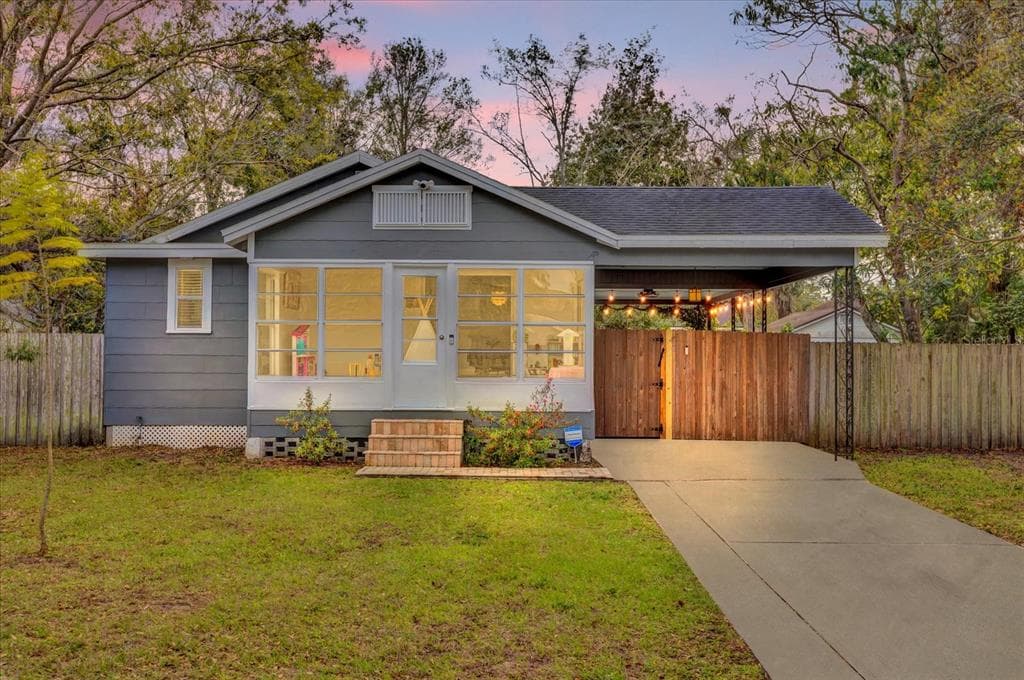 1611 E HENRY AVENUE TAMPA, FL 33610