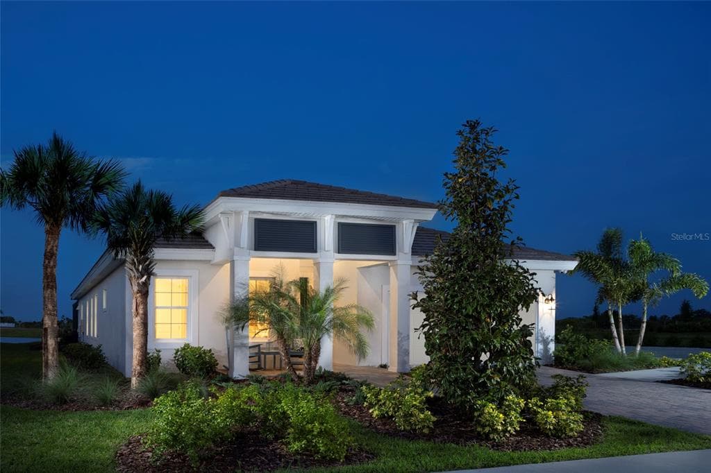 3915 FARM GARDEN COURT LAKEWOOD RANCH, FL 34211