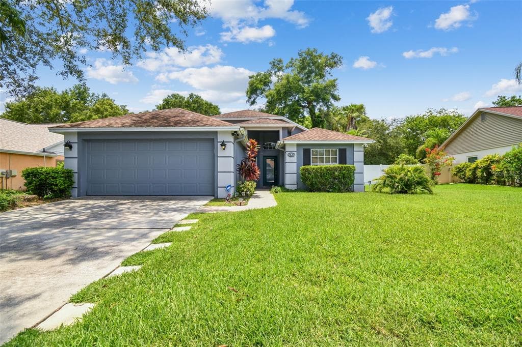 3018 SPRAWLING OAKS PLACE VALRICO, FL 33596