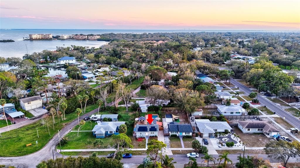 312 46TH AVENUE S ST PETERSBURG, FL 33705