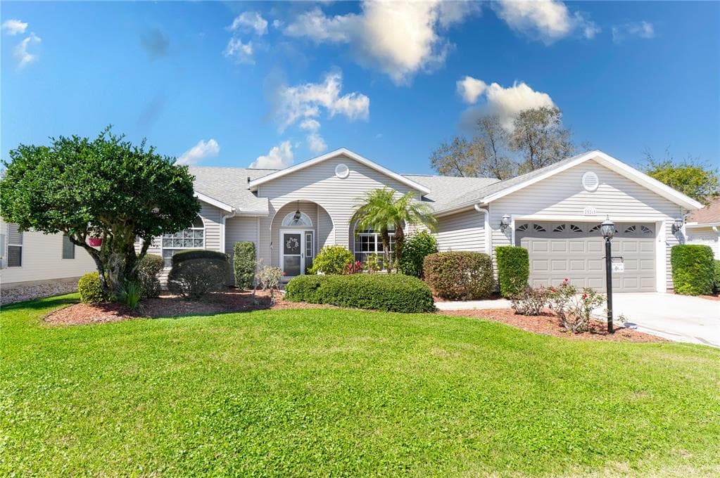 25265 LOST OAK CIRCLE LEESBURG, FL 34748