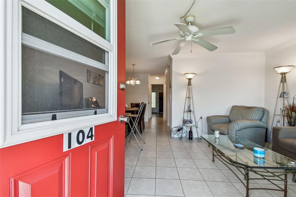 8425 112TH STREET UNIT 104 SEMINOLE, FL 33772