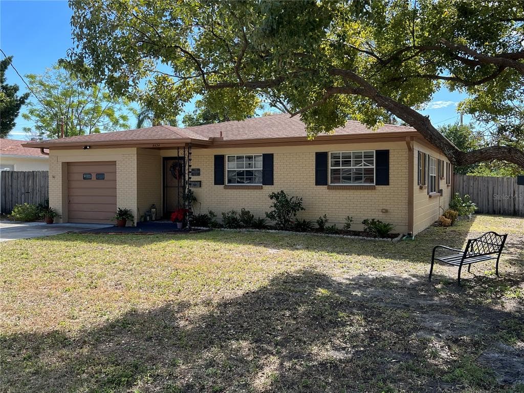 4434 W BAY COURT AVENUE TAMPA, FL 33611