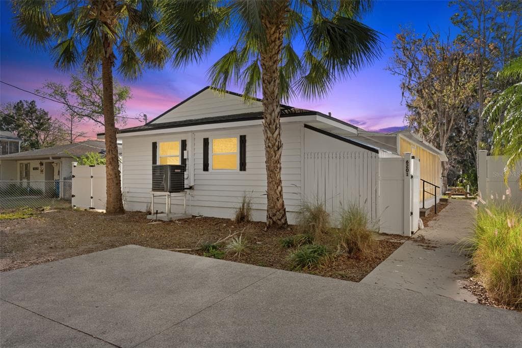 6201 WAVERLY ROAD WEEKI WACHEE, FL 34607