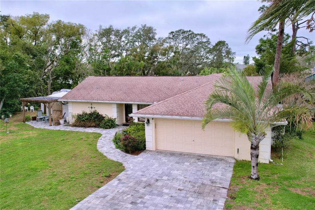1309 HILLSIDE DRIVE TARPON SPRINGS, FL 34689