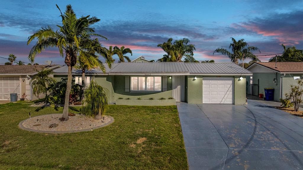 4942 PELICAN DRIVE NEW PORT RICHEY, FL 34652