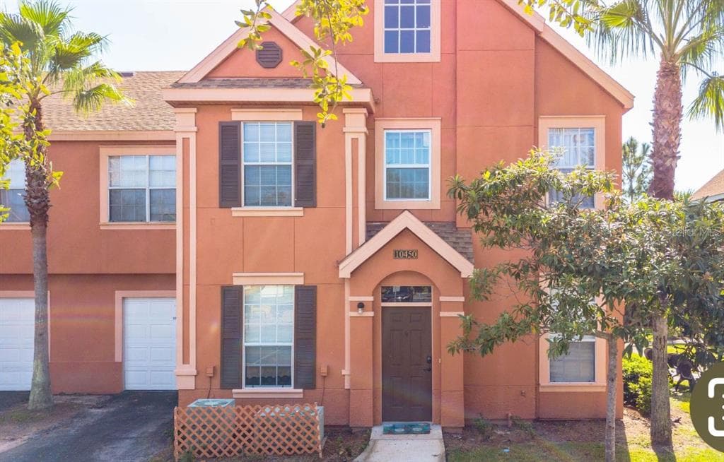 10450 WHITE LAKE COURT UNIT 44 TAMPA, FL 33626