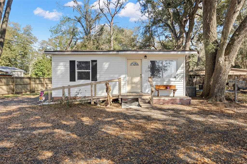 3925 NE 92ND PLACE ANTHONY, FL 32617