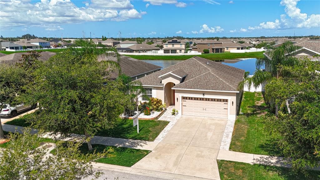 924 PEREGRINE HILL PLACE RUSKIN, FL 33570