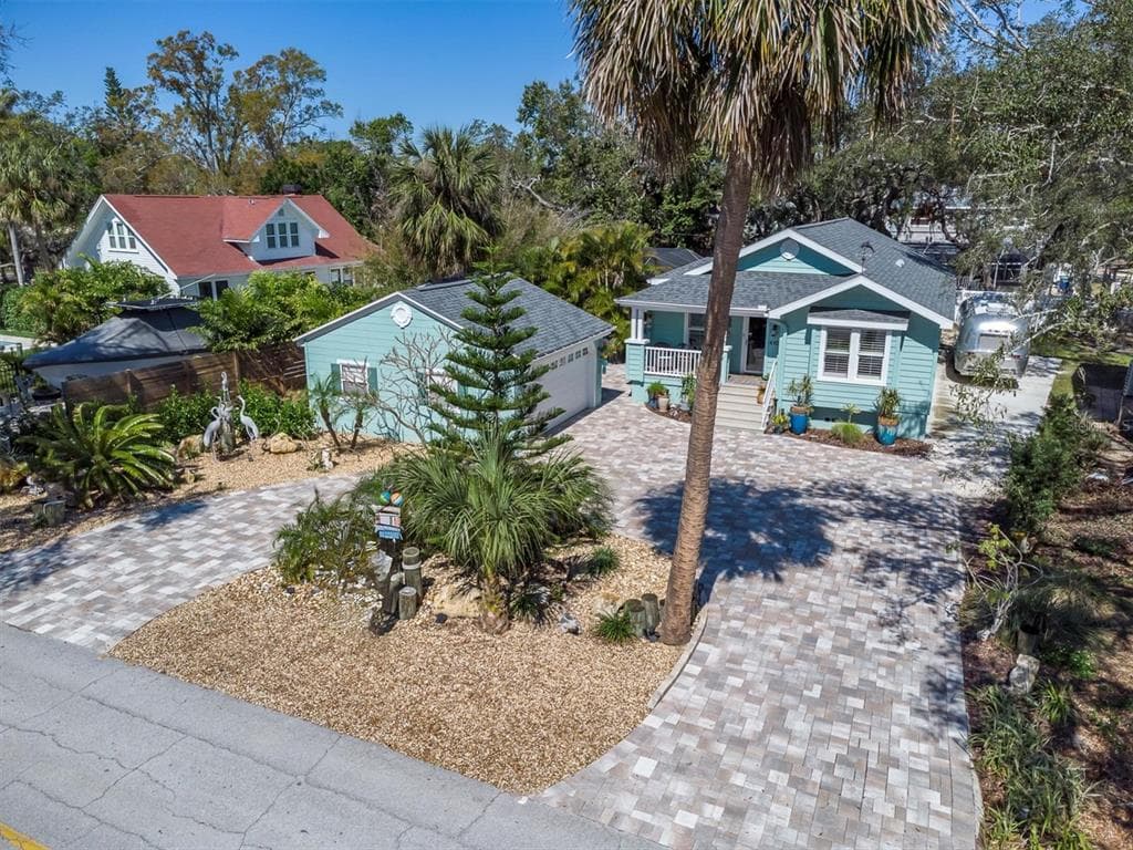 410 GEORGIA AVENUE CRYSTAL BEACH, FL 34681