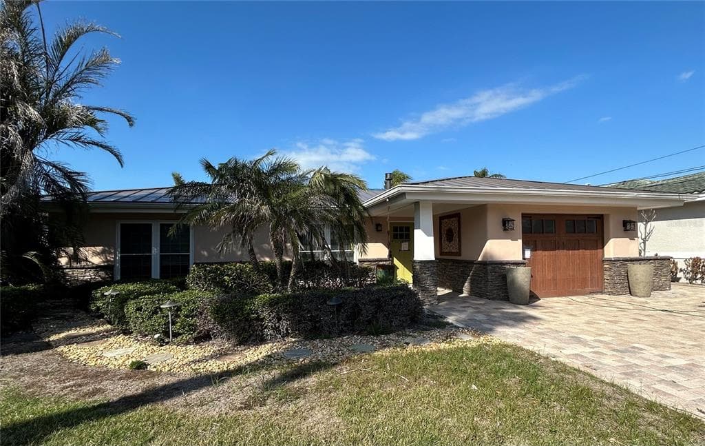 162 BAYSIDE DRIVE CLEARWATER BEACH, FL 33767