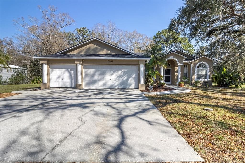 6841 COLLINGSWOOD COURT NEW PORT RICHEY, FL 34655
