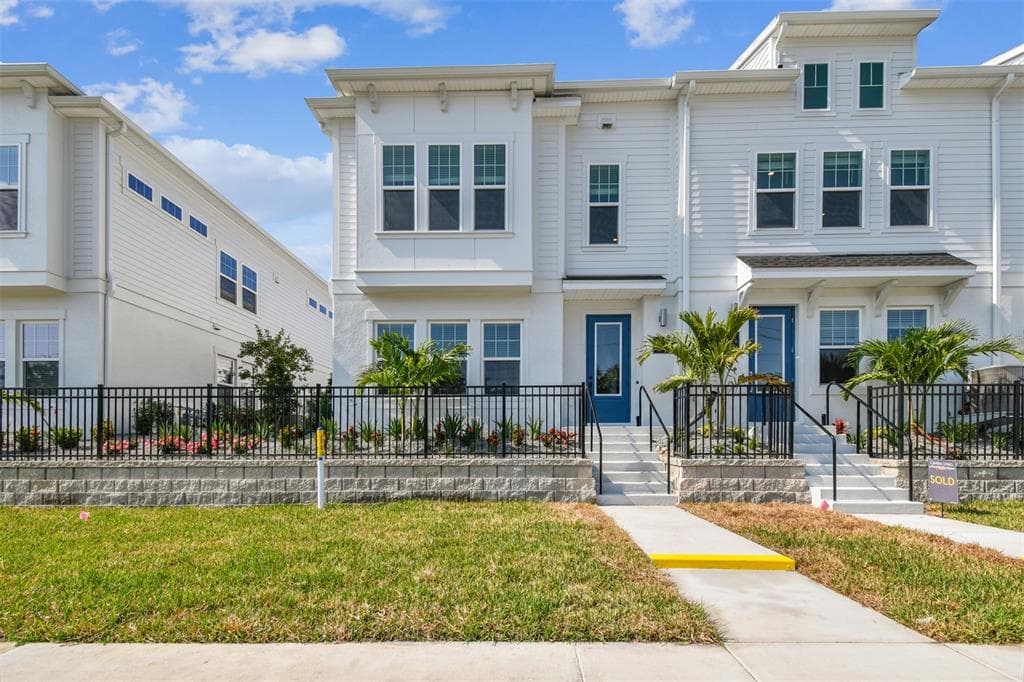 4717 W MCCOY STREET UNIT 9 TAMPA, FL 33616