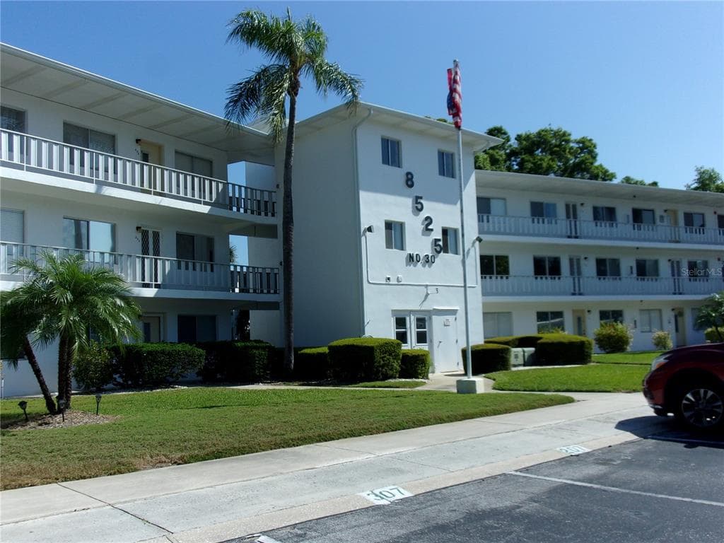 8525 111TH STREET UNIT 210 SEMINOLE, FL 33772