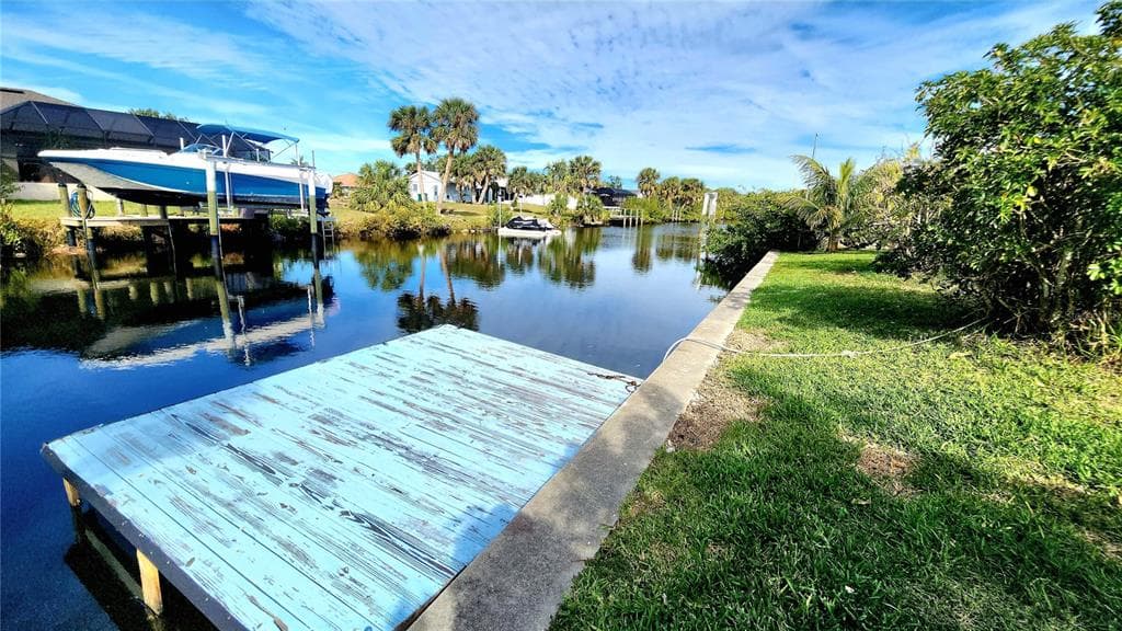 18710 VAN NUYS CIRCLE PORT CHARLOTTE, FL 33948