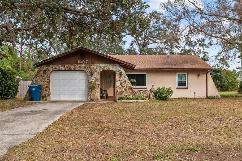 9287 HORIZON DRIVE SPRING HILL, FL 34608