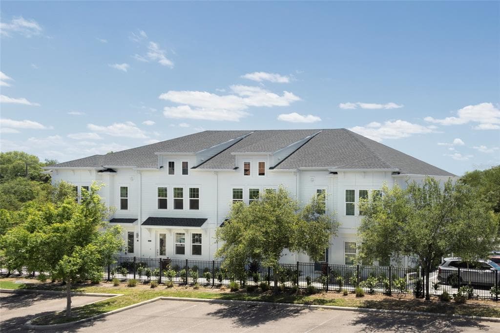4717 W MCCOY STREET UNIT 18 TAMPA, FL 33616