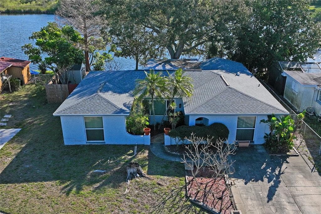 1214 STOVER COURT HOLIDAY, FL 34691