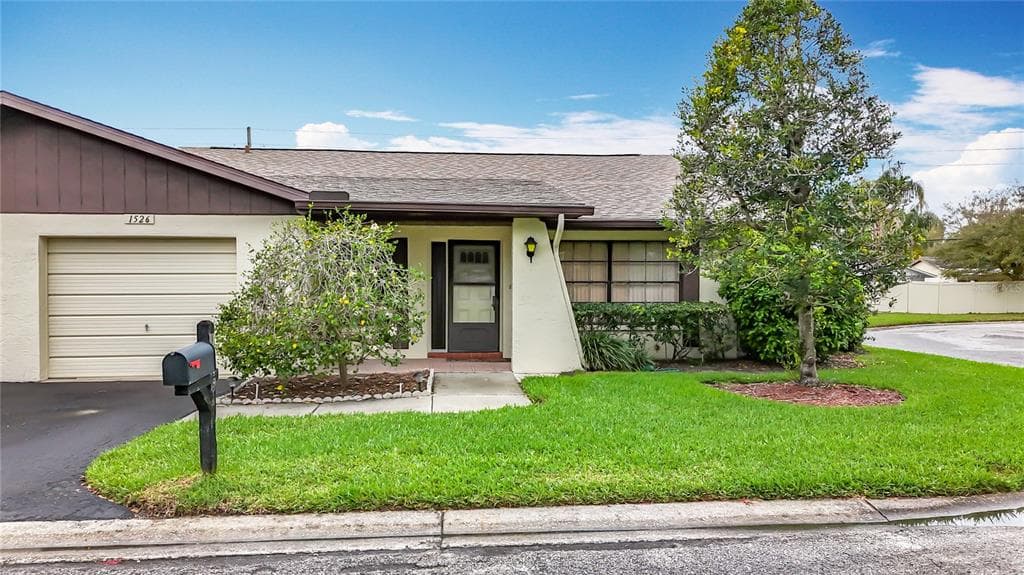 1526 KING DRIVE UNIT 1526 DUNEDIN, FL 34698