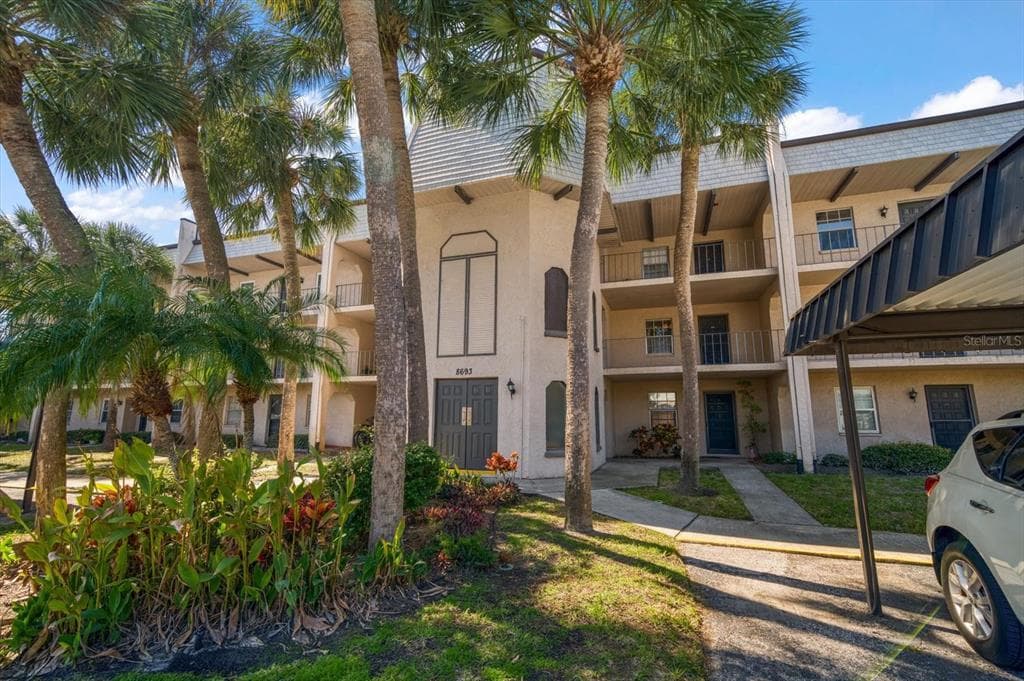 8693 BARDMOOR BOULEVARD UNIT 205B SEMINOLE, FL 33777