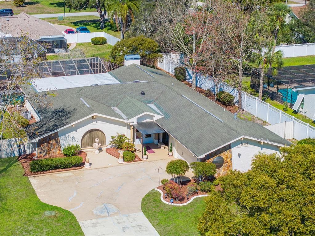 8518 DELAWARE DRIVE WEEKI WACHEE, FL 34607