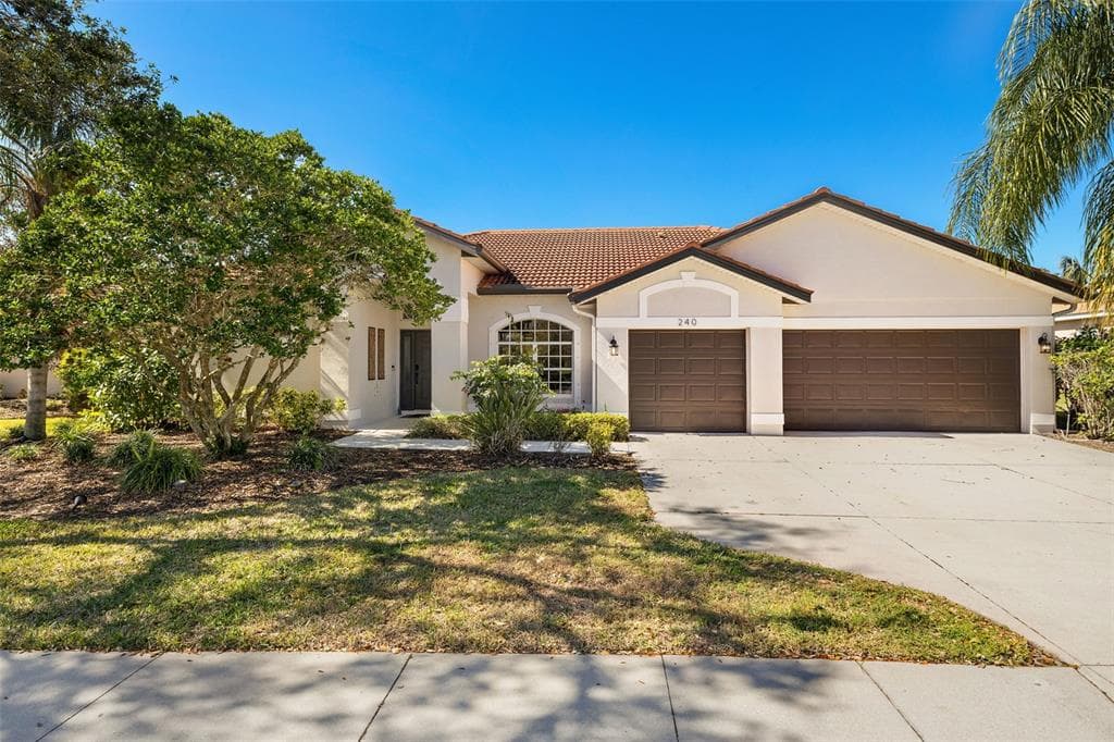 240 DOVE TRAIL BRADENTON, FL 34212