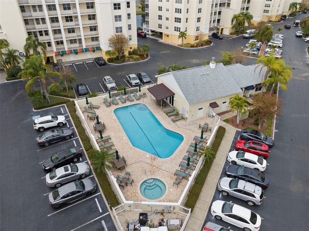 1200 COUNTRY CLUB DRIVE UNIT 3303 LARGO, FL 33771