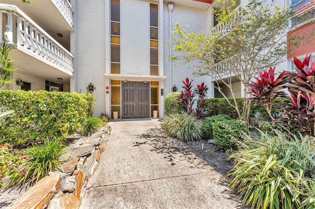 1001 PEARCE DRIVE UNIT 106 CLEARWATER, FL 33764