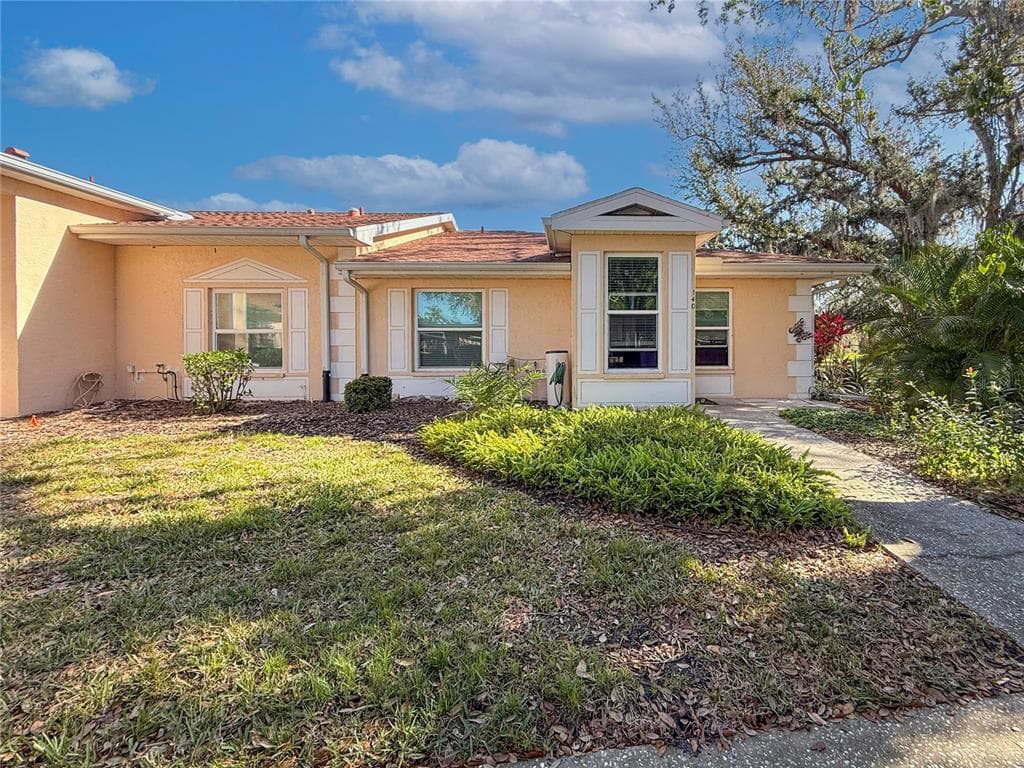 140 KNOLLPOINT DRIVE UNIT 6-4 SUN CITY CENTER, FL 33573
