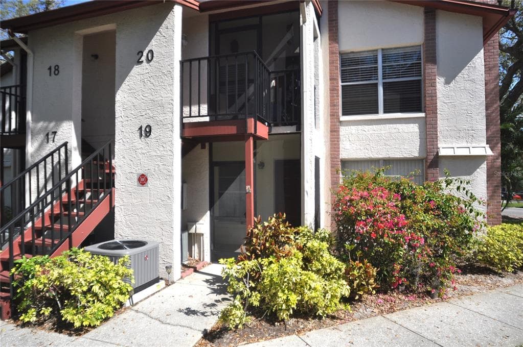 3455 COUNTRYSIDE BOULEVARD UNIT 19 CLEARWATER, FL 33761