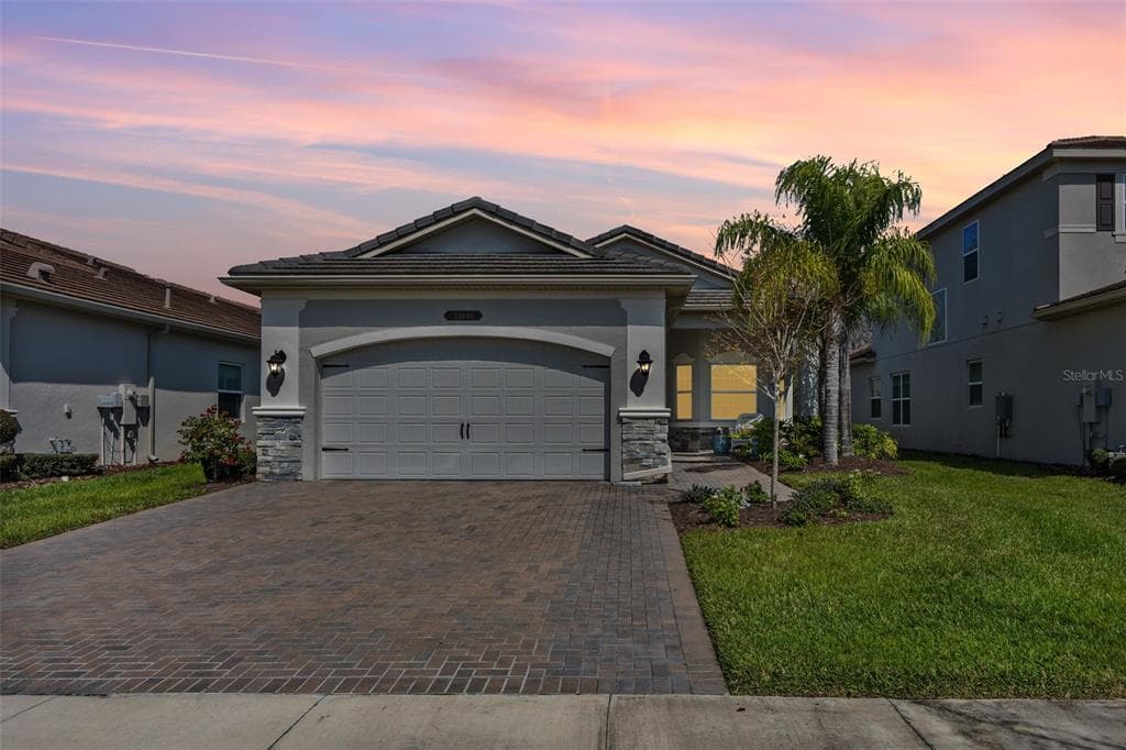 31046 LINDENTREE DRIVE WESLEY CHAPEL, FL 33543