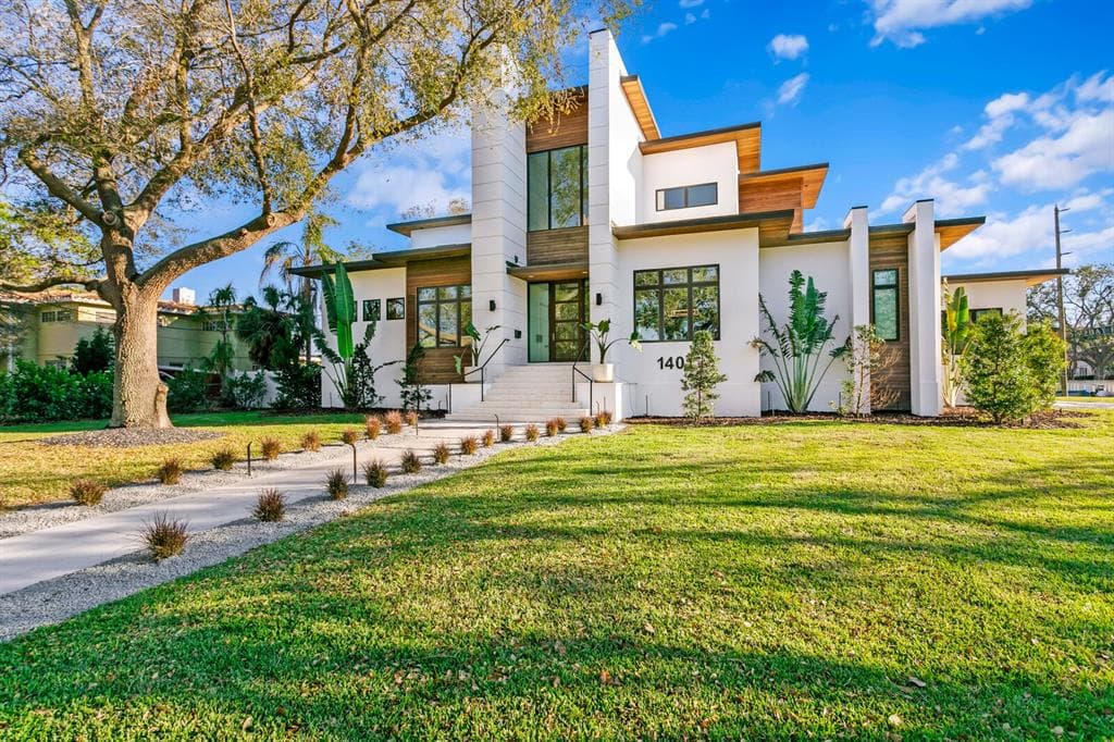 1401 BRIGHTWATERS BOULEVARD NE ST PETERSBURG, FL 33704