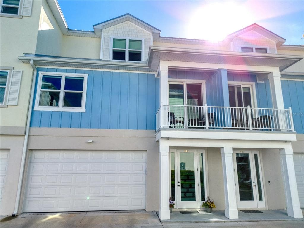 825 OAK BEND LANE DUNEDIN, FL 34698