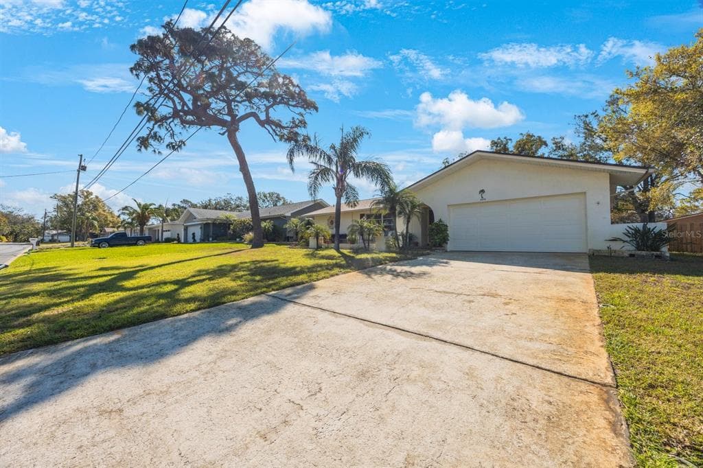 3370 HARBOR LAKE DRIVE LARGO, FL 33770